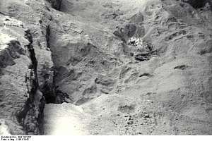 A victim of KZ Gusen II â??Bergkristallâ? lying in sand at St. Georgen